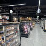 Iluminación LED profesional para zonas de carnicería y mostradores de producto fresco.